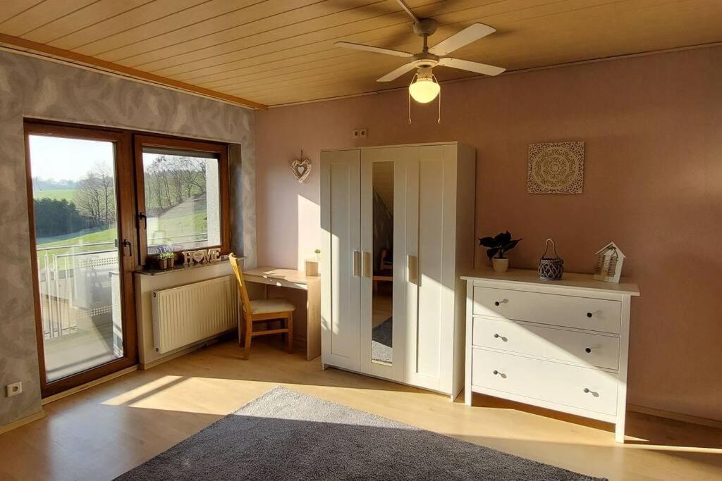 Grosse Tolle 4 Zimmer Ferienwohnung Im Herzen Des Odenwaldes Moerlenbach Exterior photo