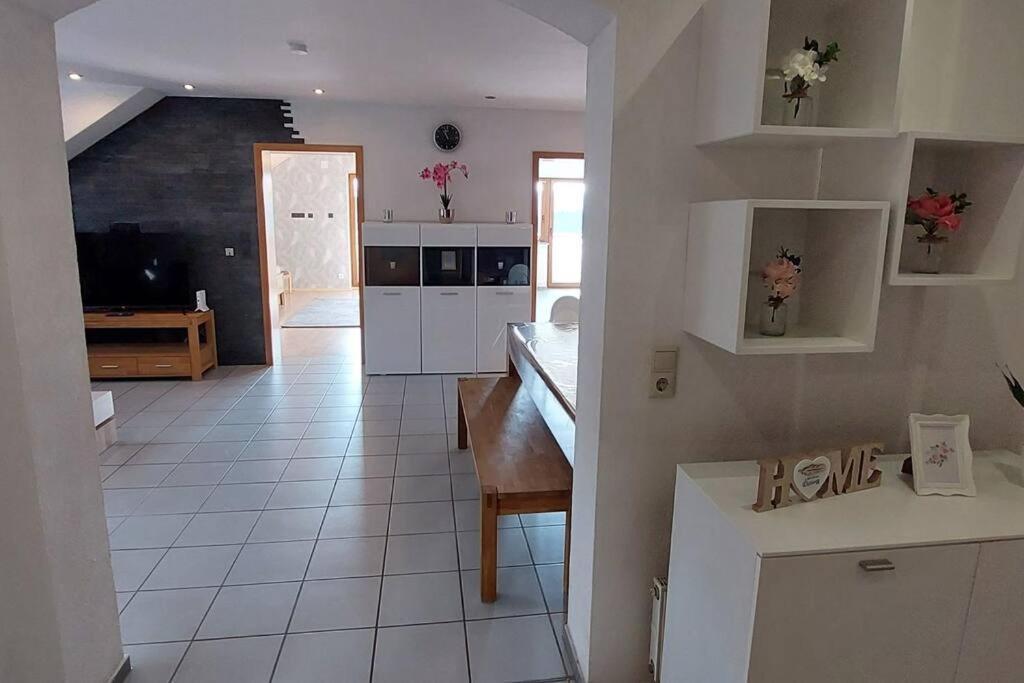 Grosse Tolle 4 Zimmer Ferienwohnung Im Herzen Des Odenwaldes Moerlenbach Exterior photo